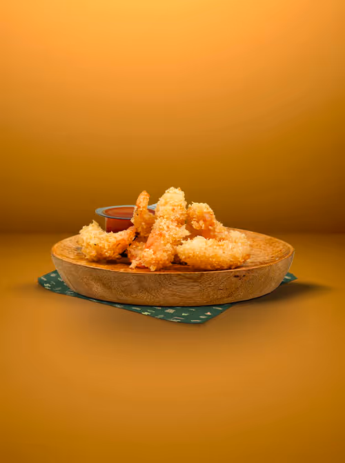 Crevettes panko croustillantes — crevettes panées à la chapelure panko, dorées servies avec sauce sweet chili ou mayo citronnée, graines de sésame et ciboulette — entrée asiatique — Krousty Sabaïdi.
