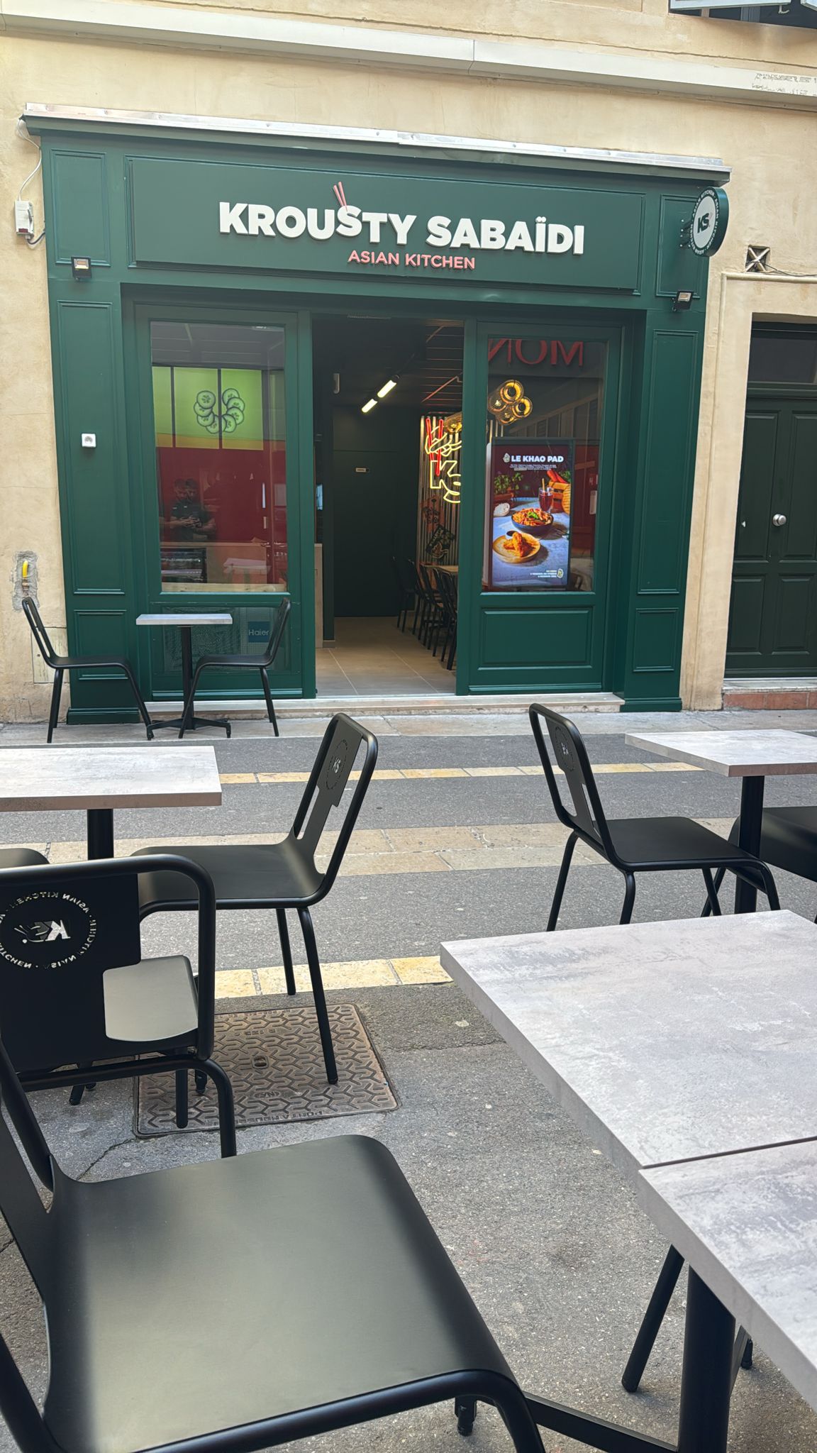 Devanture du restaurant asiatique halal Krousty Sabaïdi à Aix-en-Provence